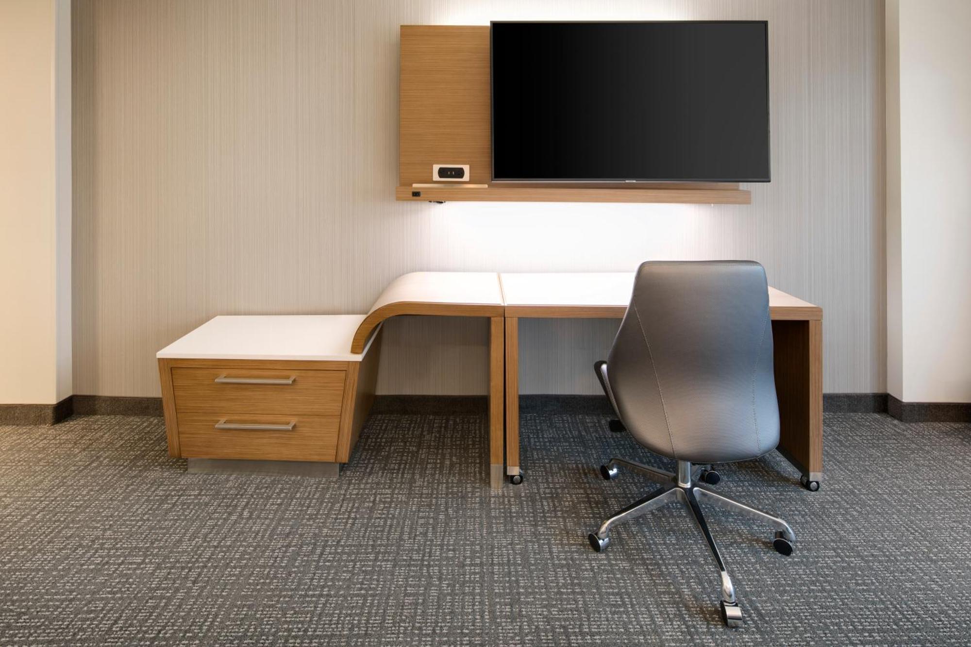 Courtyard By Marriott Atlanta Vinings/galleria Hotel