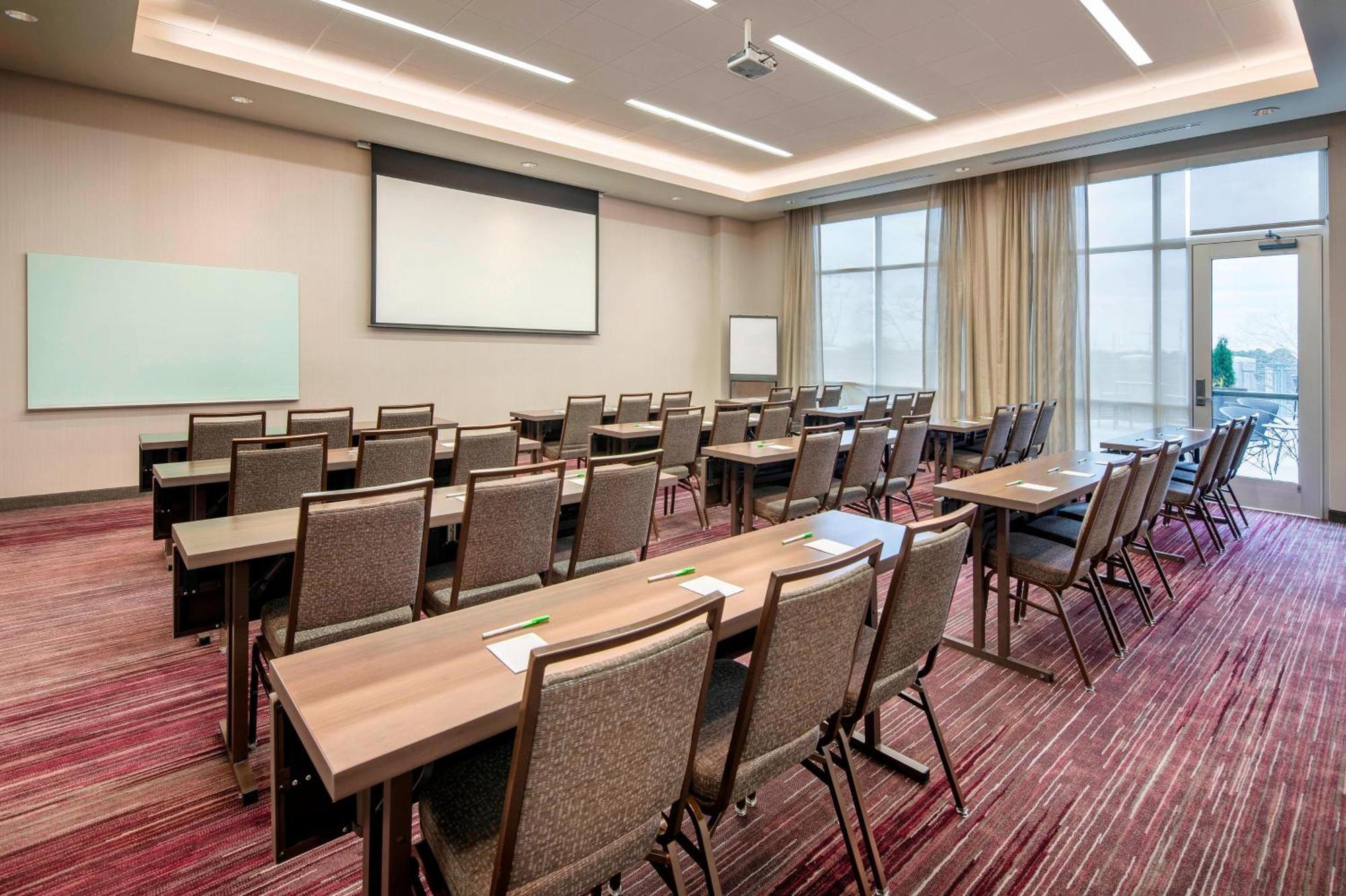 Courtyard By Marriott Atlanta Vinings/galleria Smyrna